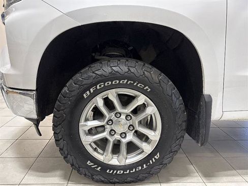 Used 2022 Chevrolet Silverado 1500 LT w/ Leather Package AWD/4WD image 7