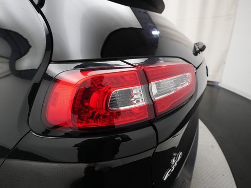 Used 2015 Jeep Cherokee Latitude w/ Comfort/Convenience Group image 30