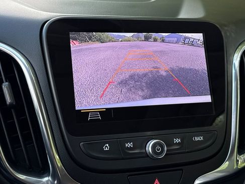 Used 2020 Chevrolet Equinox LT w/ Sport Edition FWD image 23