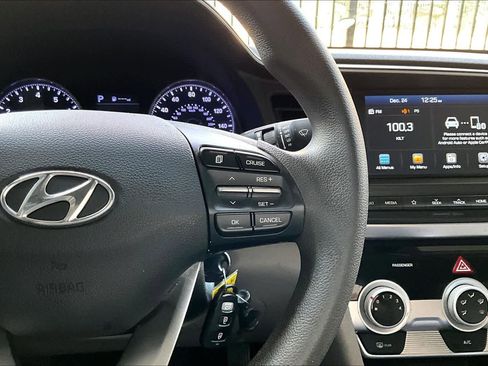 Used 2019 Hyundai Elantra SEL image 25