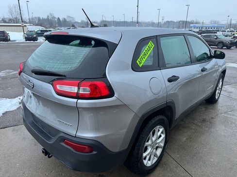 Used 2014 Jeep Cherokee Sport w/ Cold Weather Group image 5