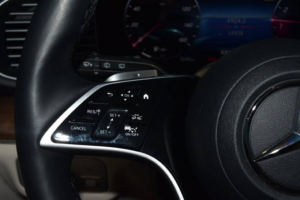 Certified 2025 Mercedes-Benz GLE 450 4MATIC image 9