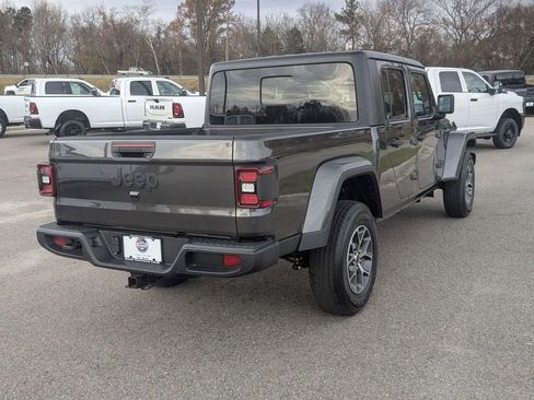 New 2026 Jeep Gladiator Sport image 5