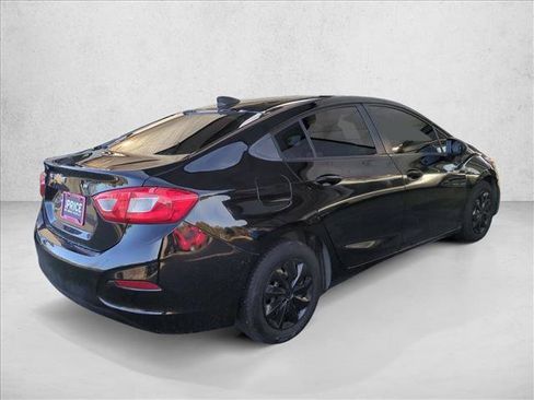 Used 2017 Chevrolet Cruze LS image 5