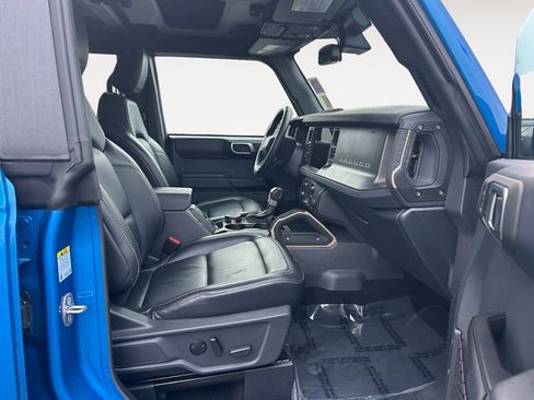 Used 2025 Ford Bronco Badlands image 10