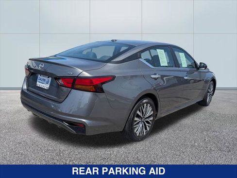 Used 2024 Nissan Altima 2.5 SV FWD image 5