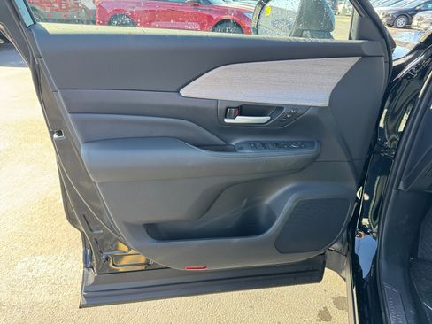 New 2026 Toyota Grand Highlander AWD image 23
