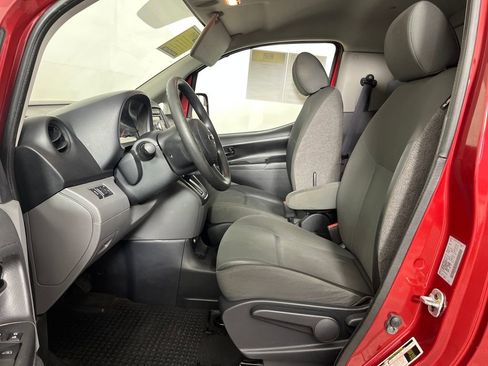 Used 2015 Nissan NV200 SV w/ Exterior Appearance Package image 11