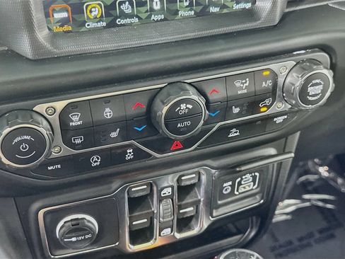 Used 2021 Jeep Wrangler Unlimited Sport AWD/4WD image 26