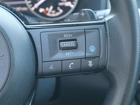 Used 2021 Nissan Rogue SV FWD image 13