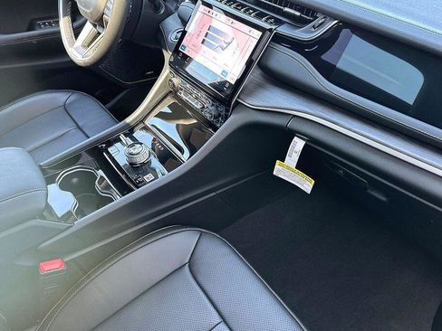 Used 2023 Jeep Grand Cherokee 4WD 4xe w/ Luxury Tech Group II image 13