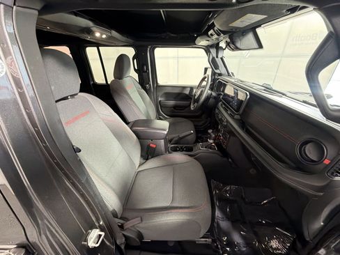 Used 2024 Jeep Wrangler Rubicon w/ Convenience Group image 25