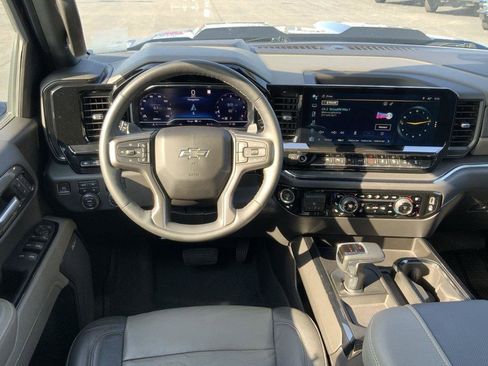 Used 2023 Chevrolet Silverado 1500 ZR2 w/ Technology Package image 31