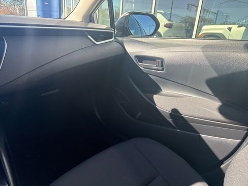 Used 2023 Toyota Corolla LE image 42