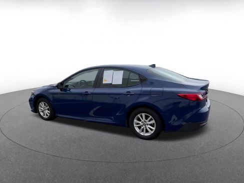 Used 2025 Toyota Camry LE image 10