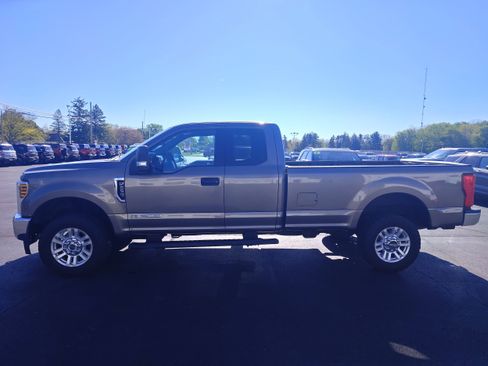 Used 2019 Ford F250 XLT AWD/4WD image 1