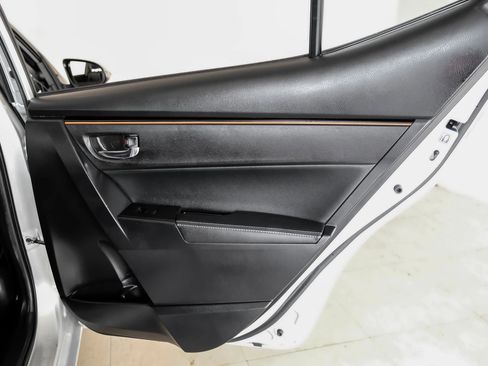 Used 2017 Toyota Corolla SE FWD image 43