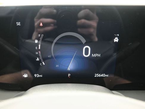 Used 2025 Buick Encore GX Preferred AWD/4WD image 12