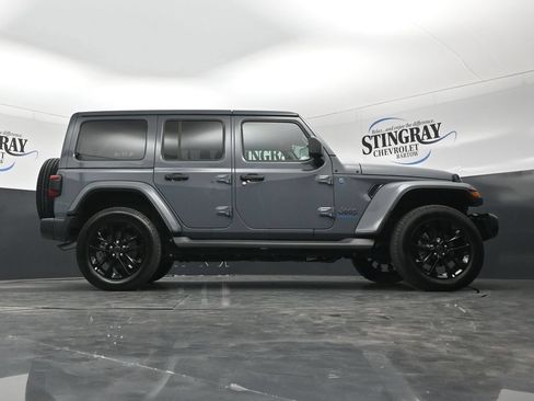 Used 2025 Jeep Wrangler Unlimited Sahara AWD/4WD image 27