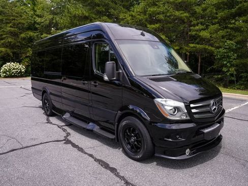 Used 2016 Mercedes-Benz Sprinter 2500 image 2
