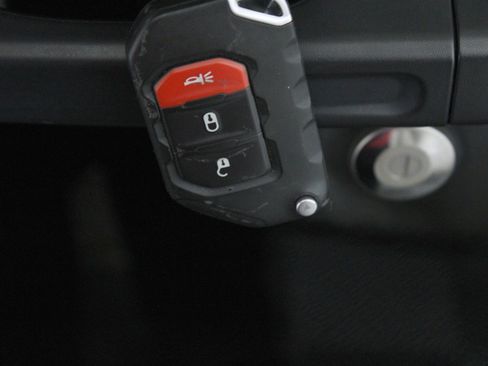 Used 2024 Jeep Wrangler Unlimited image 20