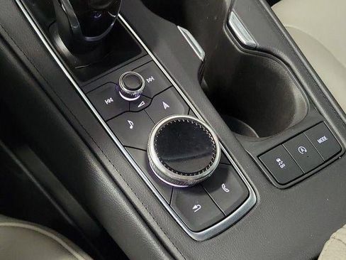 Certified 2022 Cadillac XT4 Premium Luxury w/ Technology Package FWD image 29