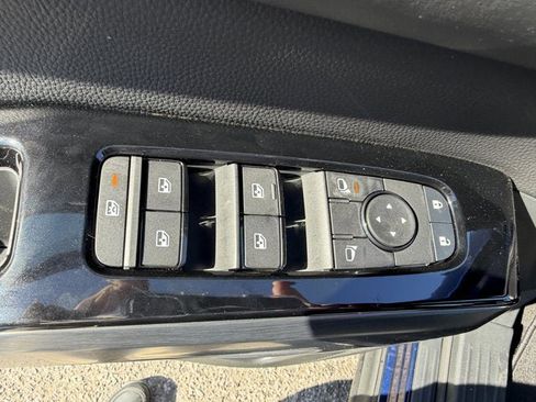 New 2026 Nissan Pathfinder SL AWD/4WD image 17