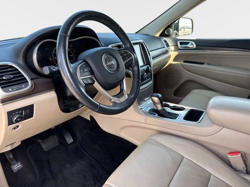 Used 2017 Jeep Grand Cherokee Limited w/ Luxury Group II RWD image 34
