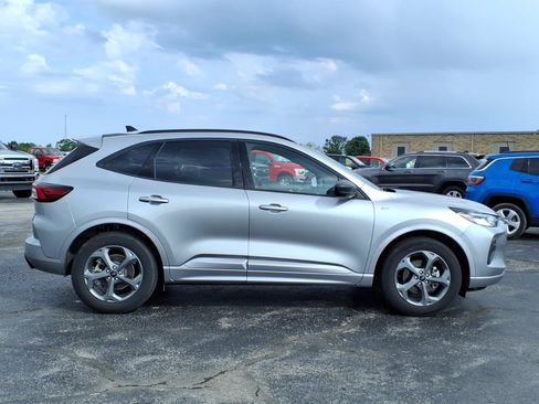 Used 2024 Ford Escape ST-Line w/ Tech Pack #1 FWD image 8