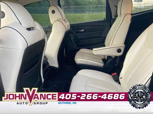 Used 2017 Chevrolet Traverse LT FWD image 4