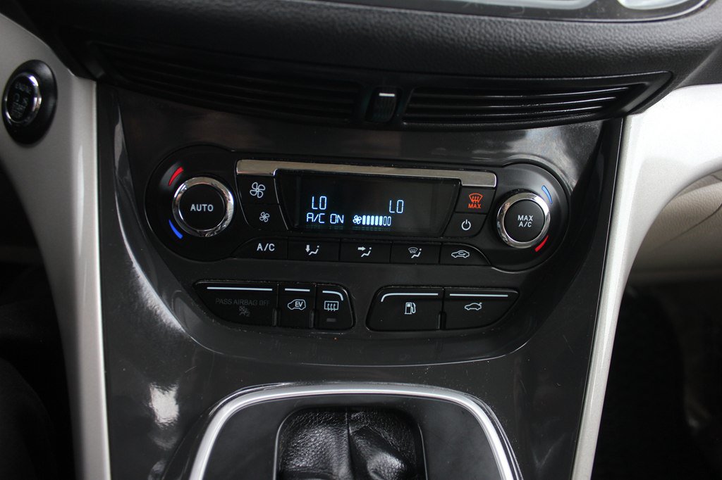 Used 2016 Ford C-MAX Energi SEL w/ Equipment Group 302A FWD image 20