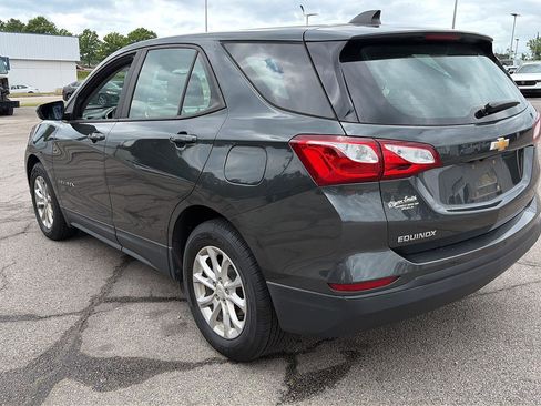 Used 2020 Chevrolet Equinox LS FWD image 2