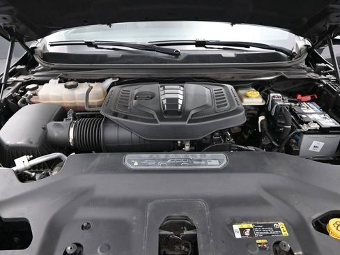 Used 2024 Jeep Wagoneer L Series II w/ Flexible Seating Group image 23