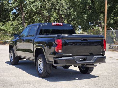 Used 2024 Chevrolet Colorado W/T RWD image 5