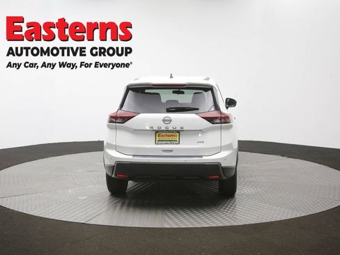 Used 2024 Nissan Rogue S AWD/4WD image 37