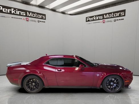 Used 2019 Dodge Challenger SRT Hellcat image 6