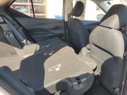 Used 2022 Nissan Kicks S image 37