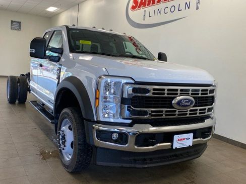 New 2025 Ford F550 4x4 SuperCab Super Duty image 2