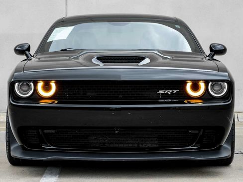 Used 2016 Dodge Challenger SRT Hellcat RWD image 3