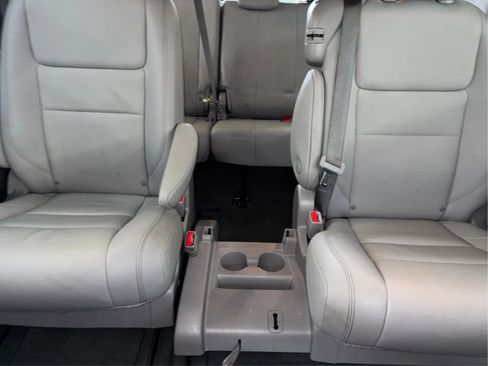 Used 2020 Toyota Sienna XLE FWD image 20