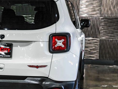 Used 2023 Jeep Renegade Trailhawk AWD/4WD image 44
