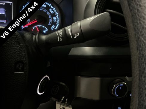 Used 2022 Toyota Tacoma SR5 image 21