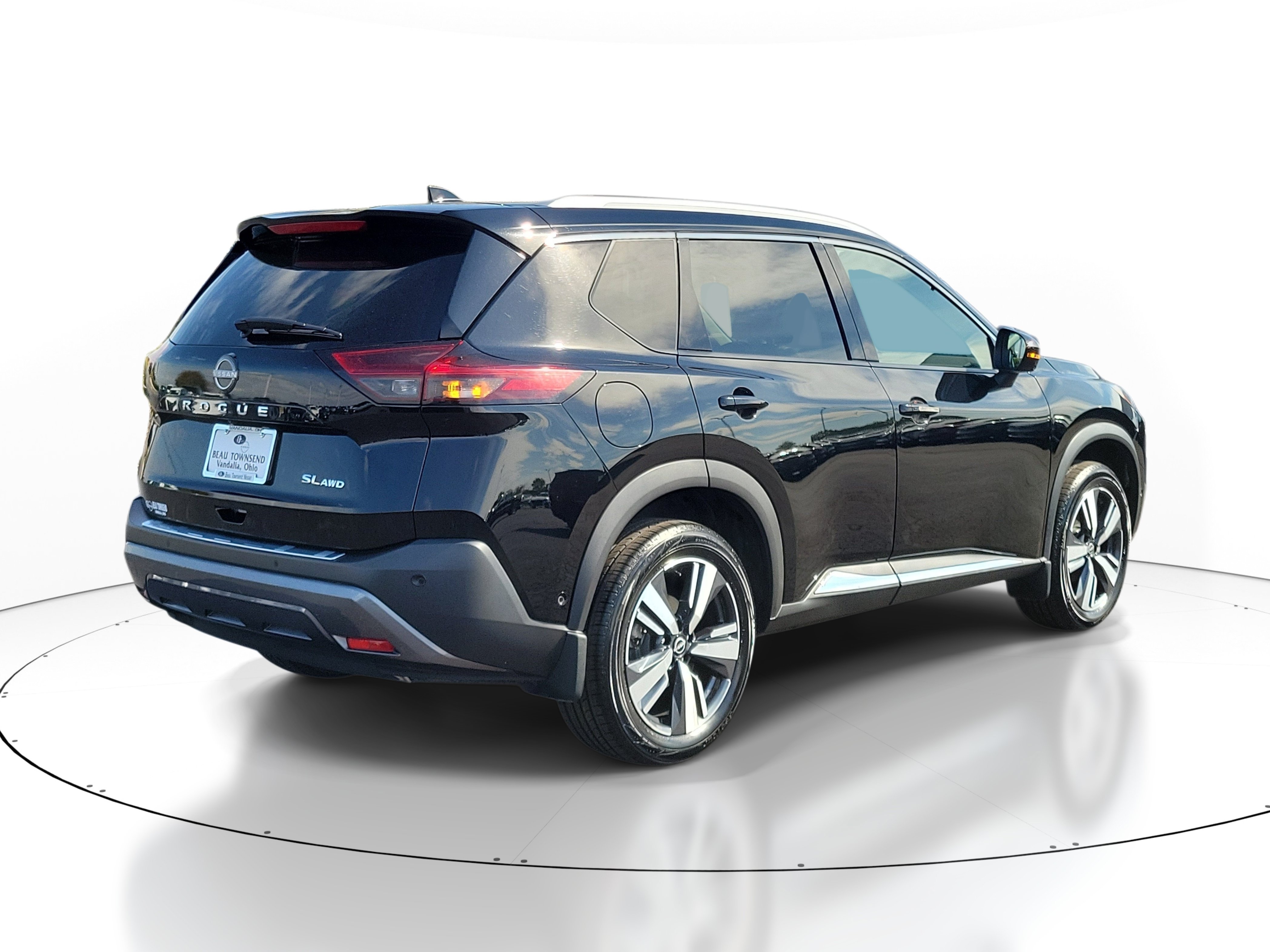 Certified 2023 Nissan Rogue SL w/ SL Premium Package AWD/4WD image 4