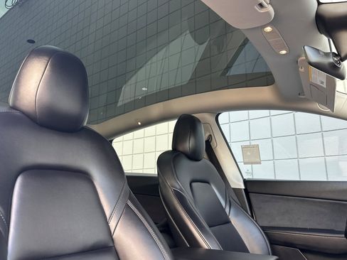 Used 2022 Tesla Model Y Performance image 17