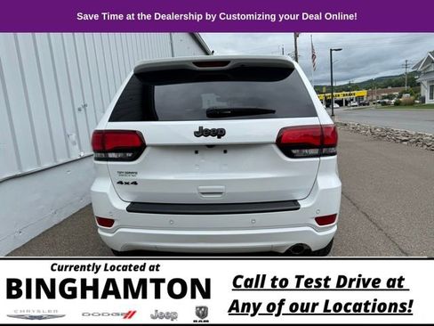 Used 2022 Jeep Grand Cherokee Laredo X image 8