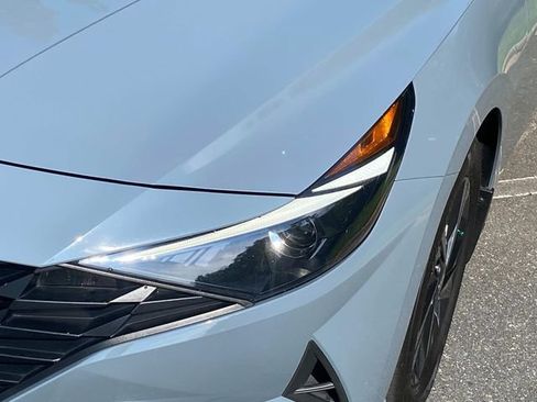Used 2023 Hyundai Elantra SEL FWD image 5