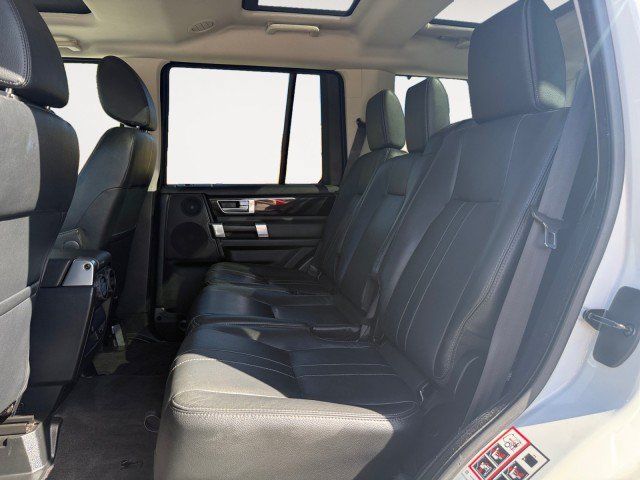 Used 2016 Land Rover LR4 HSE AWD/4WD image 15