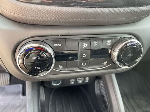 Used 2023 Chevrolet TrailBlazer LT w/ Convenience Package FWD image 18