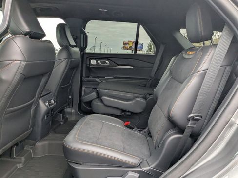 New 2026 Ford Explorer ST-Line w/ ST-Line Street Pack image 14