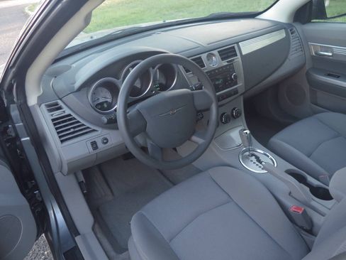 Used 2008 Chrysler Sebring Touring FWD image 7